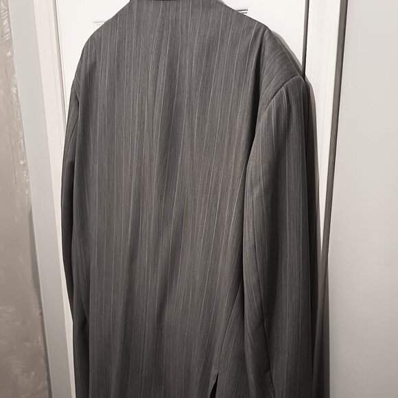 Emanuel Ungaro Men 2 Piece Light Gray Pin Stripped Suit 50L - Picture 5 of 16